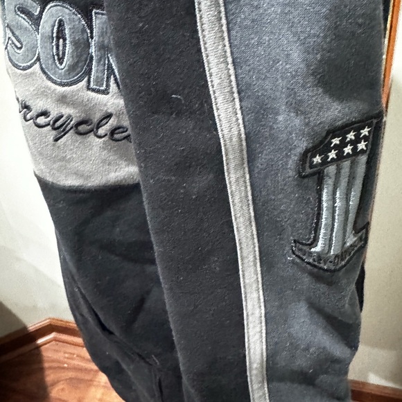 Harley-Davidson Men's Black and Gray Sweatshirt - Picture 8 of 13